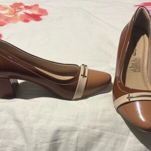 Comfort Plus by Predictions Brown and Cream Heels